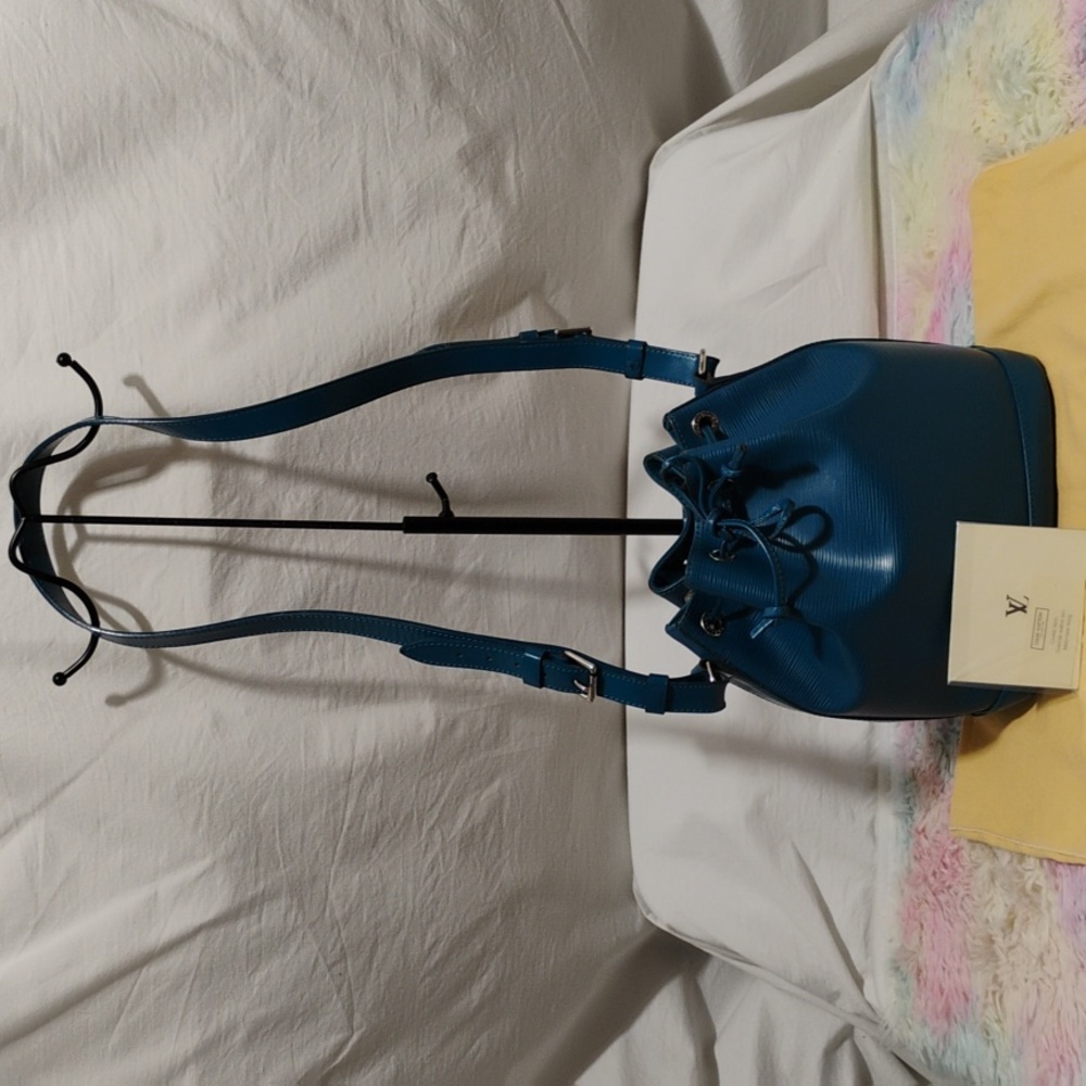 SALE! Auth Louis Vuitton Epi Now BB Cyan Leather Shoulder Bag W Dust Bag & Cards - Picture 2 of 16
